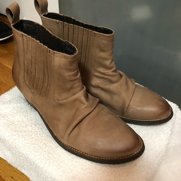 NEW TopShop ‘Ashton’ Distressed Chelsea-style Ankle Boots / Booties, size 9.5 - Picture 6 of 8